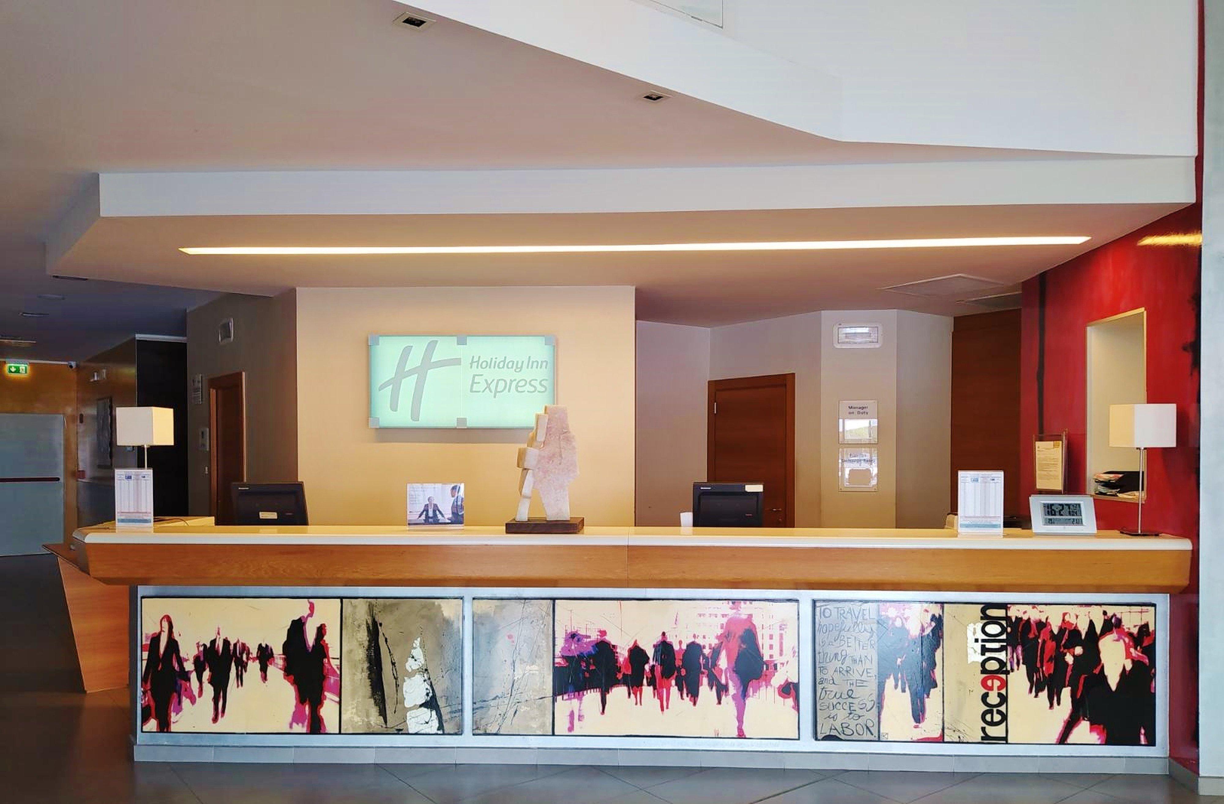 Holiday Inn Express Milan-Malpensa Airport By Ihg Somma Lombardo Esterno foto