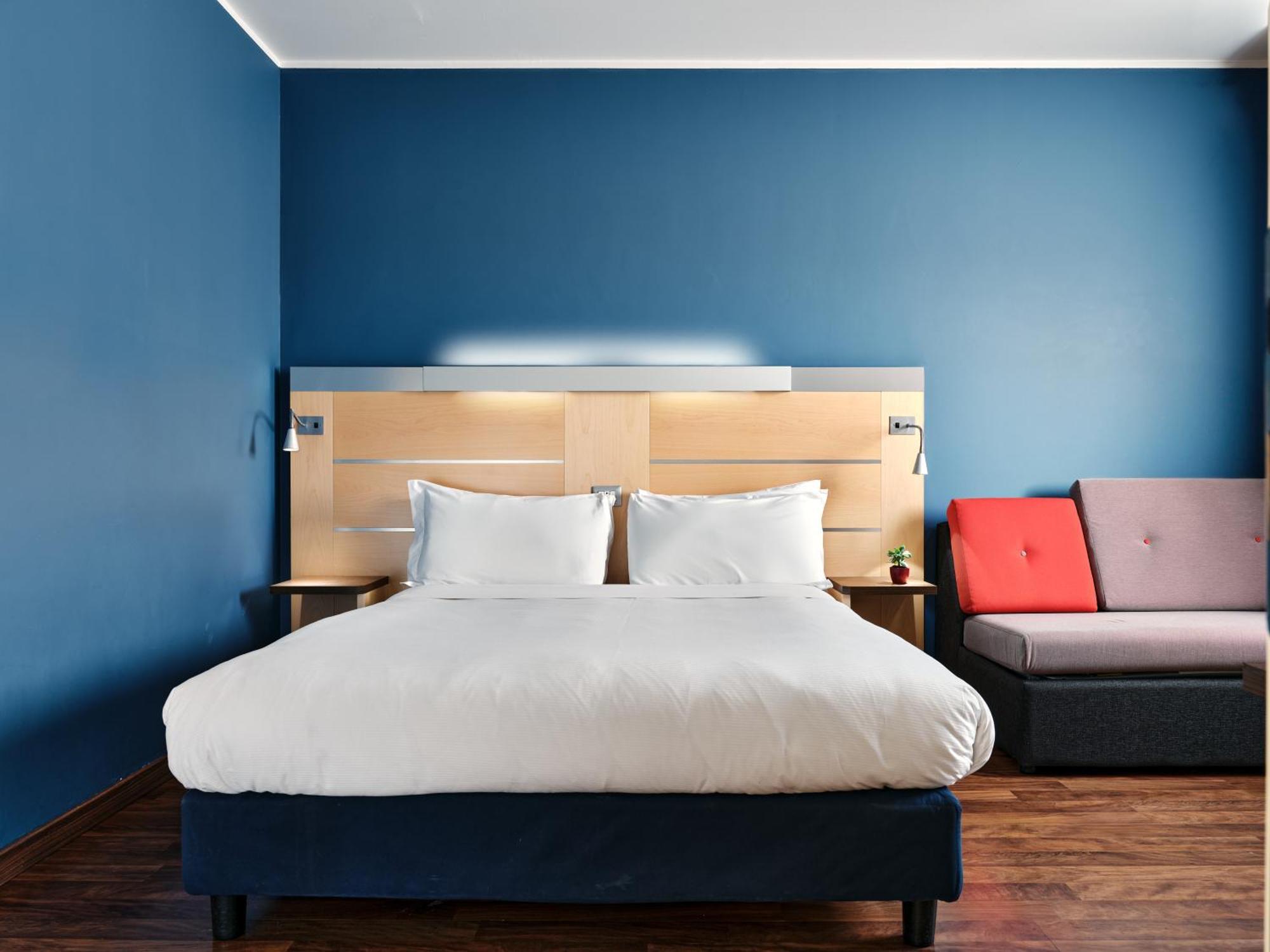 Holiday Inn Express Milan-Malpensa Airport By Ihg Somma Lombardo Esterno foto