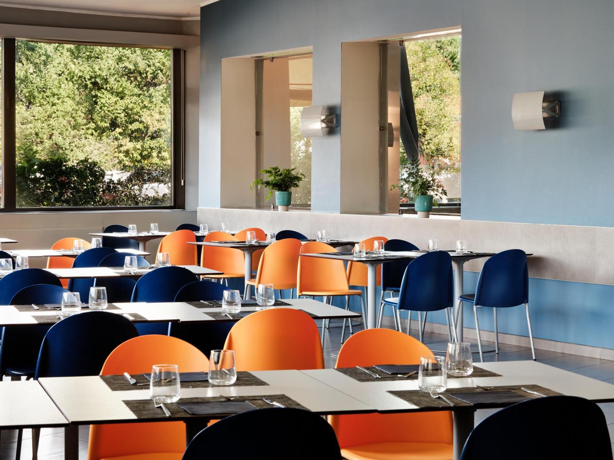 Holiday Inn Express Milan-Malpensa Airport By Ihg Somma Lombardo Esterno foto