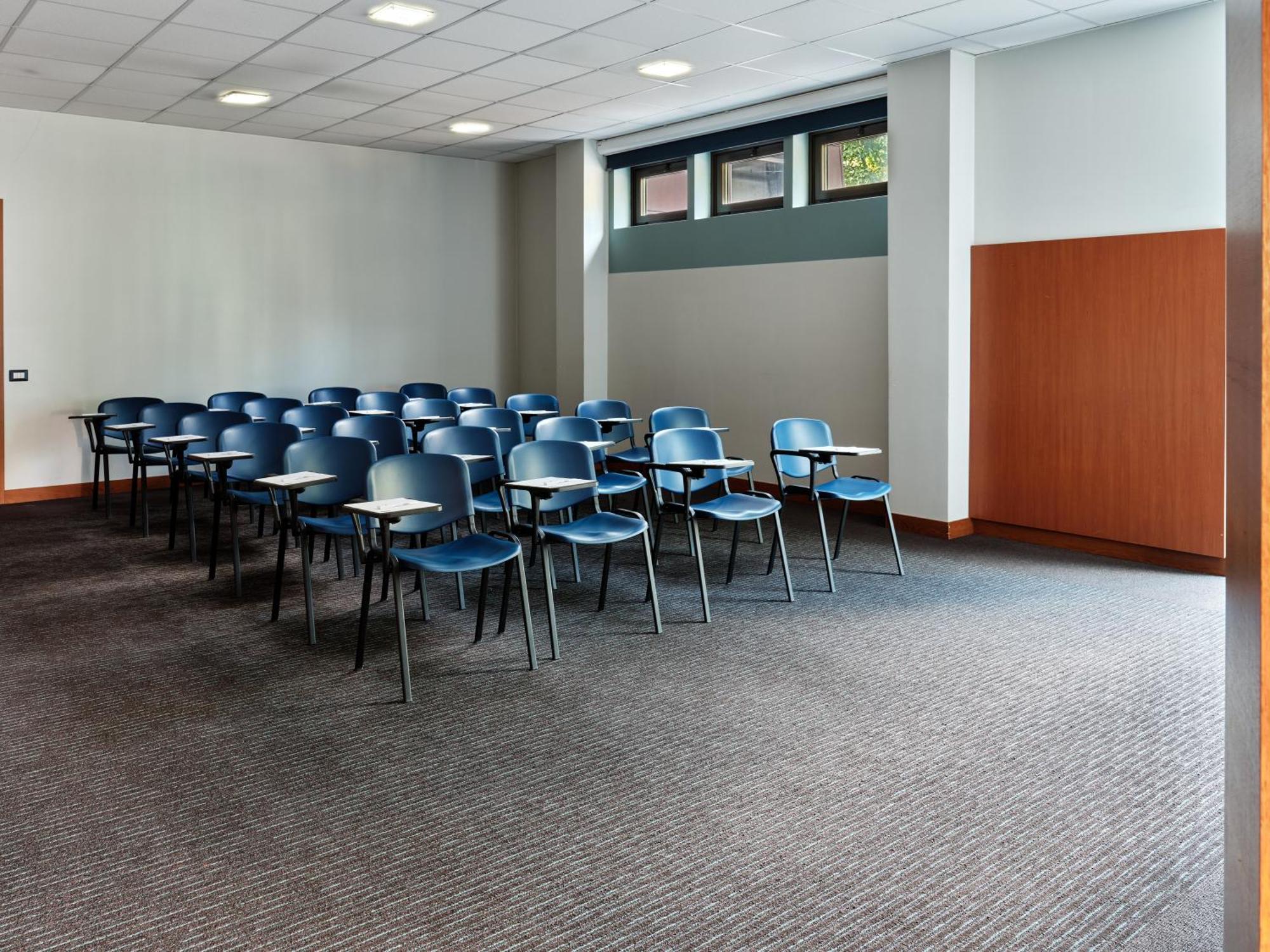 Holiday Inn Express Milan-Malpensa Airport By Ihg Somma Lombardo Esterno foto
